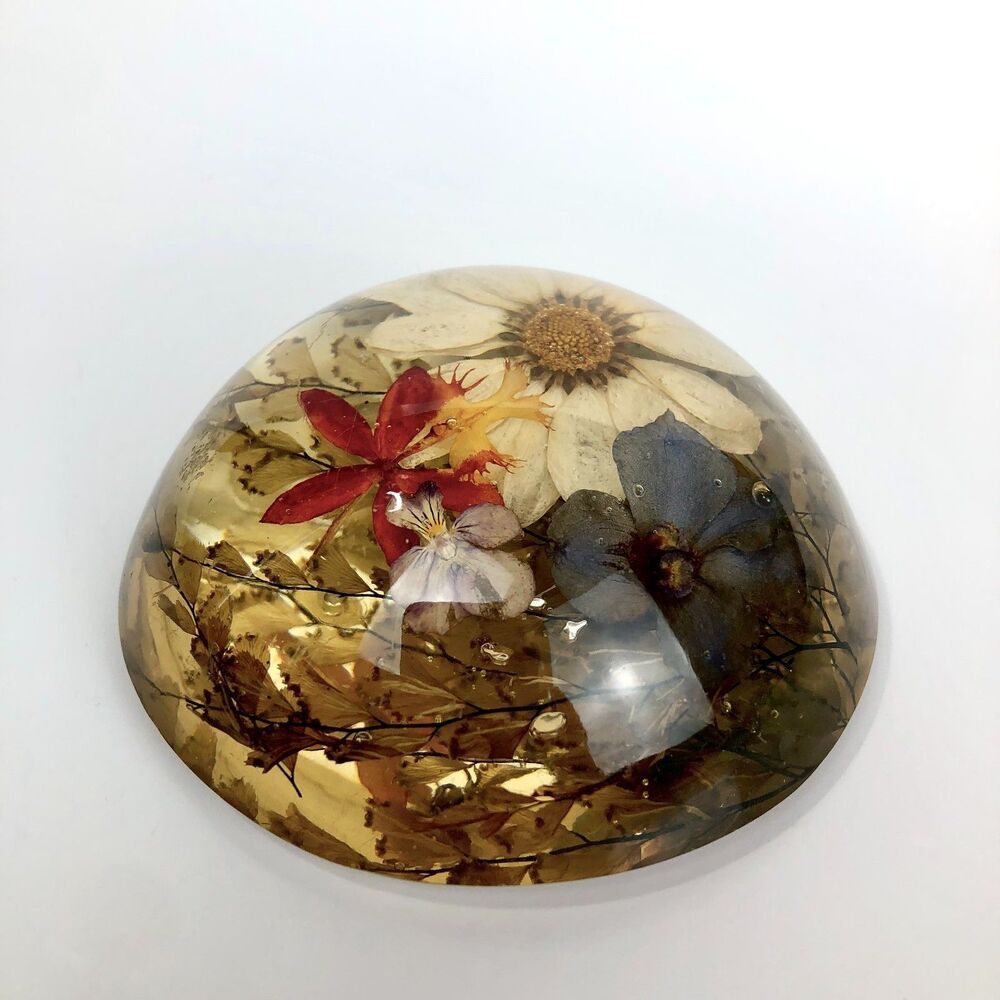 Vintage Paperweight Floral Dome Lucite Acrylic Home Decor Accent - Picture 5 of 9
